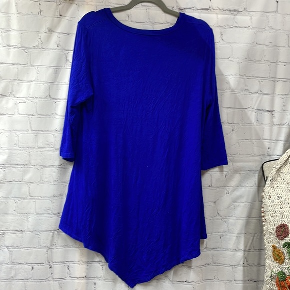 Emerald v-neck 3/4 sleeve shark tooth hem 3x top - Picture 5 of 5